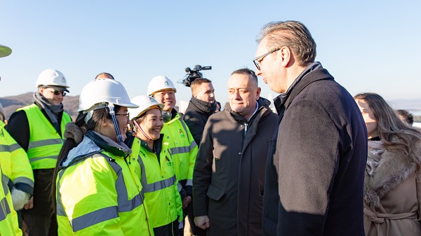 Le président serbe inspecte le corridor du Danube construit par SDHS